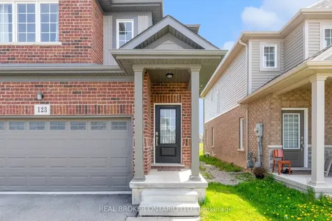 123 Sycamore Street Welland ON L3C 0H9
