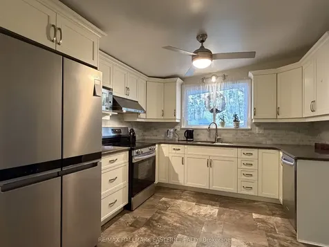 276 Greenlawn Avenue Peterborough ON K9H 5K8