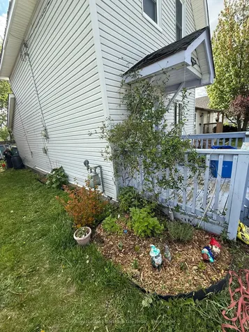137 Fourth Avenue W North Bay ON P1B 3M7