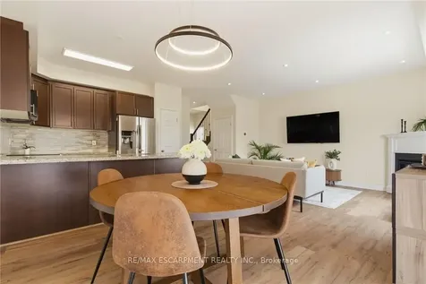 73 Medici Lane Hamilton ON L9B 0H3