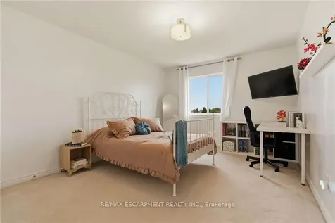 73 Medici Lane Hamilton ON L9B 0H3