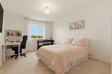 73 Medici Lane Hamilton ON L9B 0H3