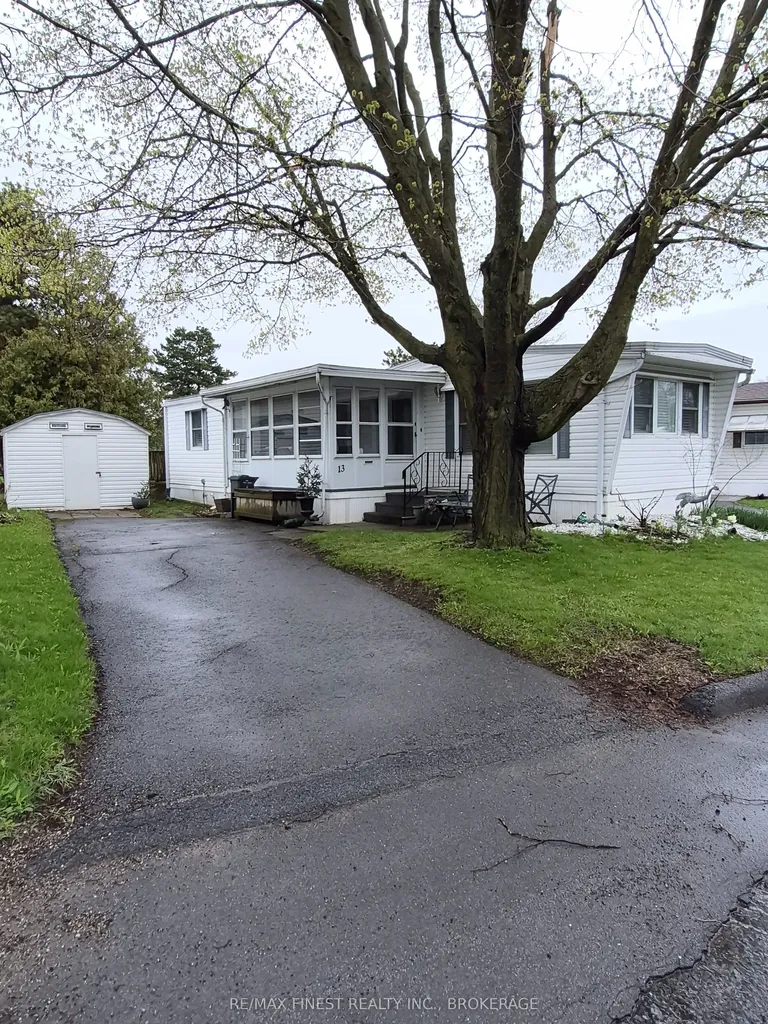 13 Wentworth Drive Kingston ON K7K 5E1