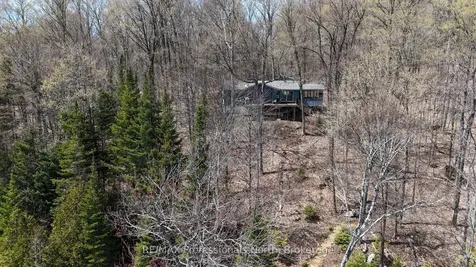 1226 Hubbard & Montgomery Lane Highlands East ON K0M 1S0