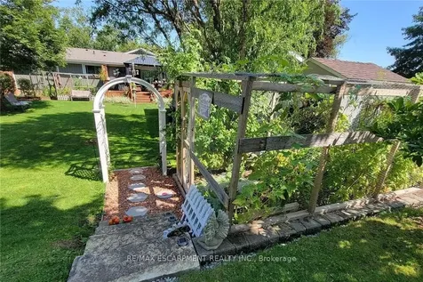 41 Fife Street W Haldimand ON N3W 1J1