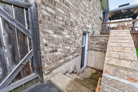646 First Avenue Welland ON L3C 1Z3