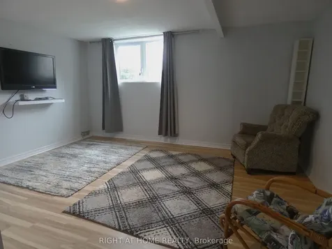 169 Castlefrank Road Kanata ON K2L 1T3
