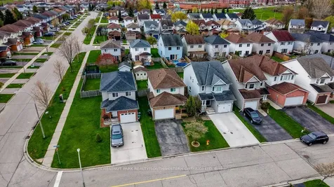 255 Highbrook Crescent W Waterloo ON N2E 3P6
