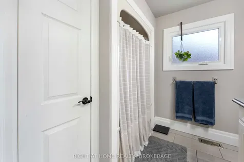 57 Metcalfe Street Thorold ON L2V 3A2