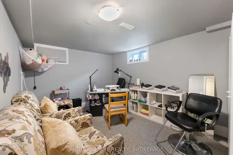 57 Metcalfe Street Thorold ON L2V 3A2