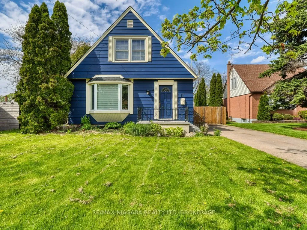 11 Winnifred Avenue St. Catharines ON L2M 5X2