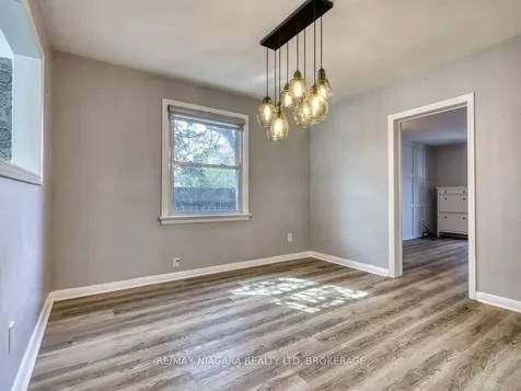 11 Winnifred Avenue St. Catharines ON L2M 5X2