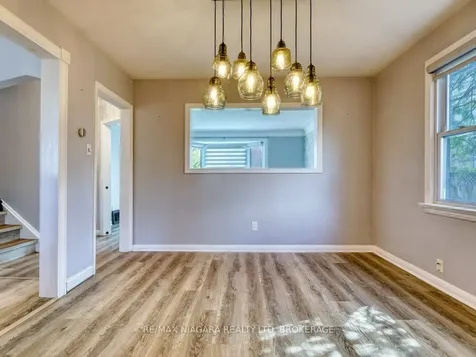 11 Winnifred Avenue St. Catharines ON L2M 5X2
