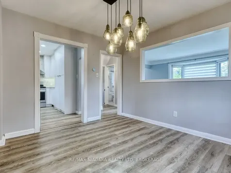 11 Winnifred Avenue St. Catharines ON L2M 5X2