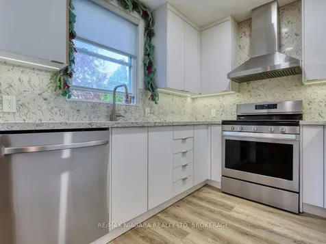 11 Winnifred Avenue St. Catharines ON L2M 5X2