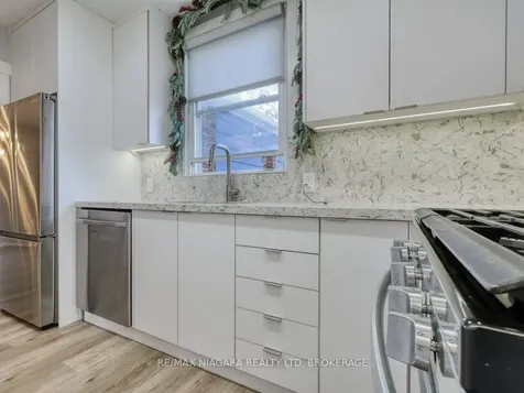 11 Winnifred Avenue St. Catharines ON L2M 5X2
