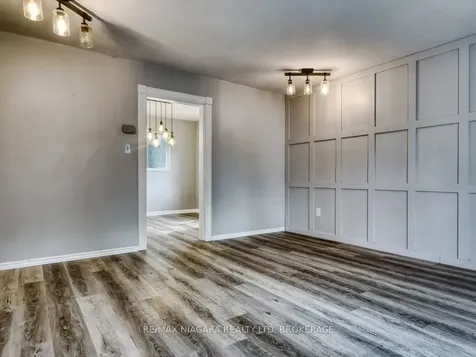 11 Winnifred Avenue St. Catharines ON L2M 5X2