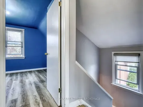 11 Winnifred Avenue St. Catharines ON L2M 5X2