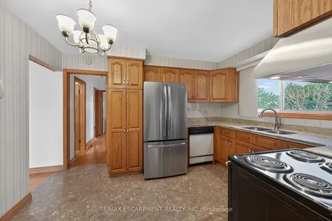 336 Montmorency Drive Hamilton ON L8K 5H4