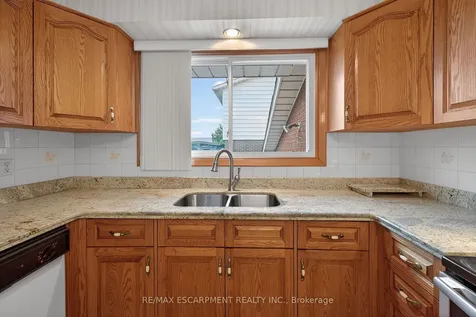 336 Montmorency Drive Hamilton ON L8K 5H4