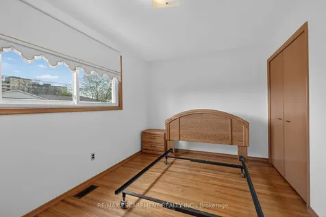 336 Montmorency Drive Hamilton ON L8K 5H4