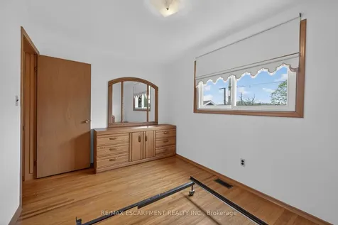 336 Montmorency Drive Hamilton ON L8K 5H4