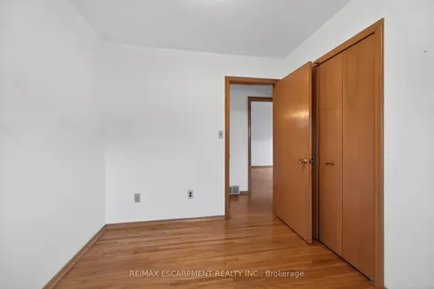 336 Montmorency Drive Hamilton ON L8K 5H4