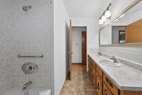 336 Montmorency Drive Hamilton ON L8K 5H4
