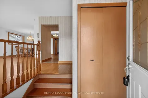 336 Montmorency Drive Hamilton ON L8K 5H4