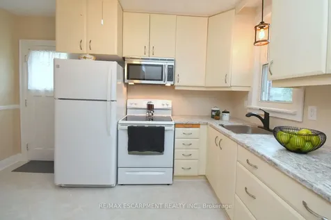8 Norwood Road Hamilton ON L8S 3P9