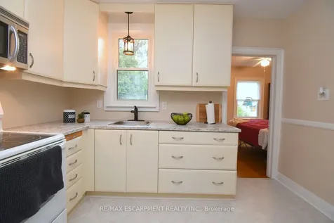8 Norwood Road Hamilton ON L8S 3P9
