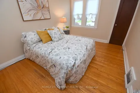 8 Norwood Road Hamilton ON L8S 3P9