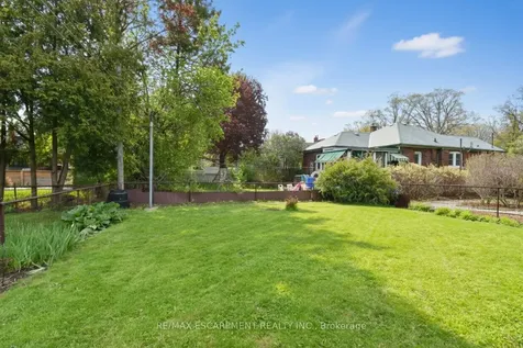 8 Norwood Road Hamilton ON L8S 3P9