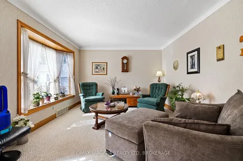 8 Lorraine Street Niagara-on-the-lake ON L0S 1J0