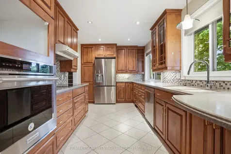 6600 Mcmicking Street Niagara Falls ON L2J 1X3