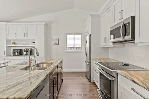 92 Cedar Park Drive Welland ON L3C 7C8