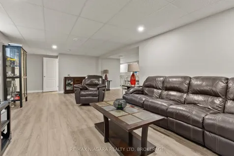 92 Cedar Park Drive Welland ON L3C 7C8