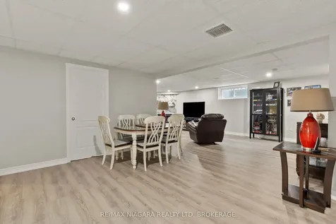 92 Cedar Park Drive Welland ON L3C 7C8