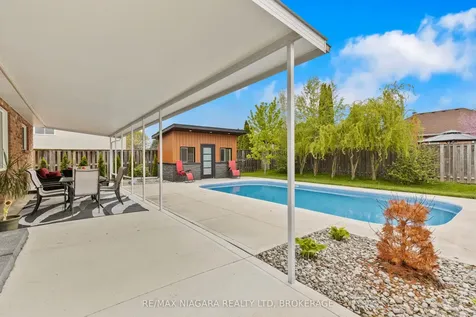 92 Cedar Park Drive Welland ON L3C 7C8