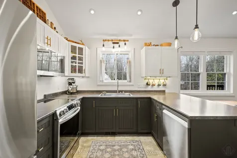 69 Yonge Street S Huntsville ON P1H 1T8