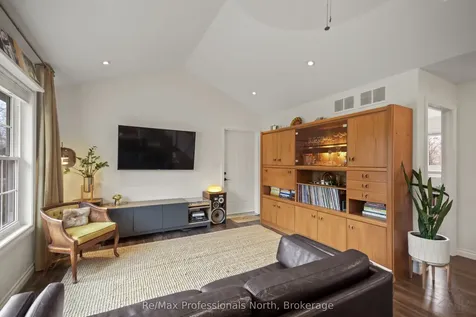 69 Yonge Street S Huntsville ON P1H 1T8