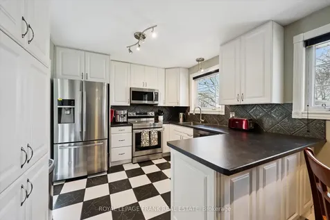 11 Argyle Drive Guelph ON N1G 2P1