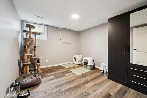 11 Argyle Drive Guelph ON N1G 2P1