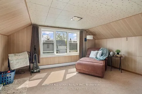 61 Francis Street E Kawartha Lakes ON K0M 1N0