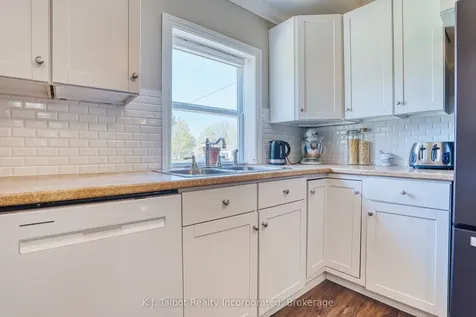 112 Anglesea Street Goderich ON N7A 1V3