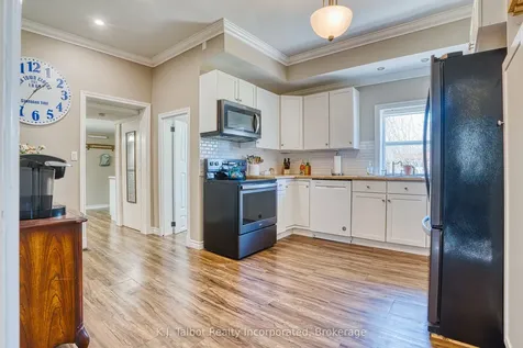 112 Anglesea Street Goderich ON N7A 1V3