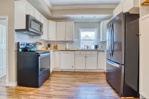 112 Anglesea Street Goderich ON N7A 1V3