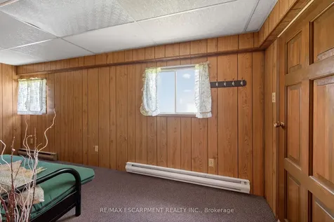 81 Fishcarrier Street N Haldimand ON N0A 1E0