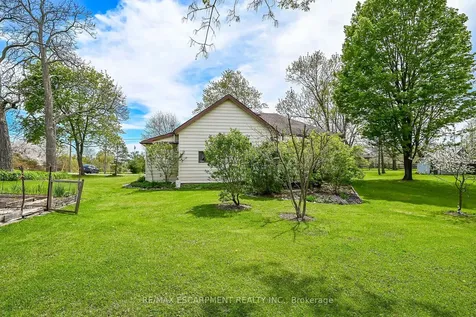 81 Fishcarrier Street N Haldimand ON N0A 1E0