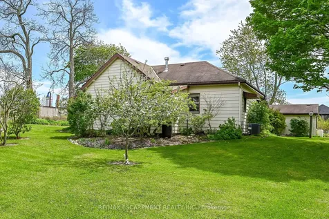 81 Fishcarrier Street N Haldimand ON N0A 1E0